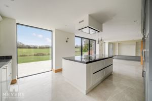 Bespoke Family Kitchen - click for photo gallery